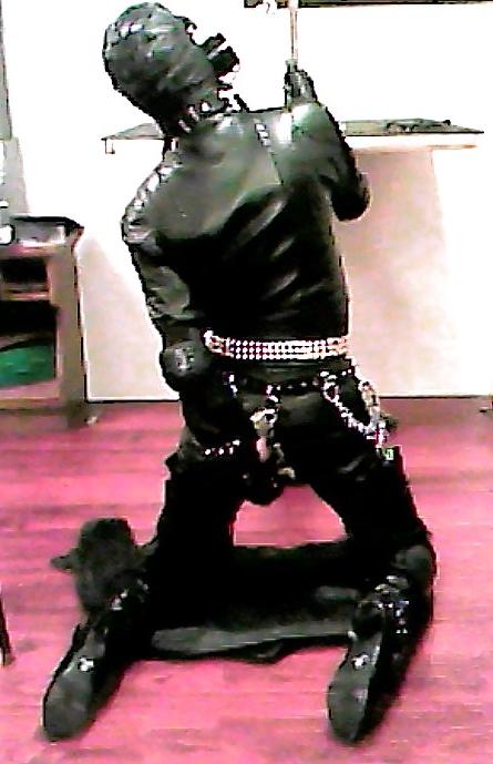 10P Leather Jerkoff Session 6