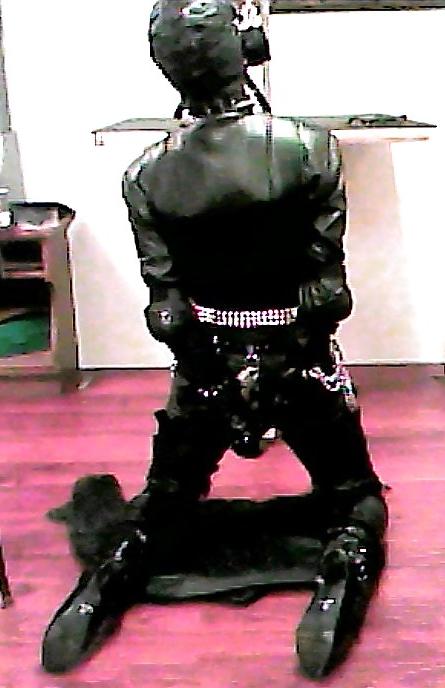 10P Leather Jerkoff Session 6