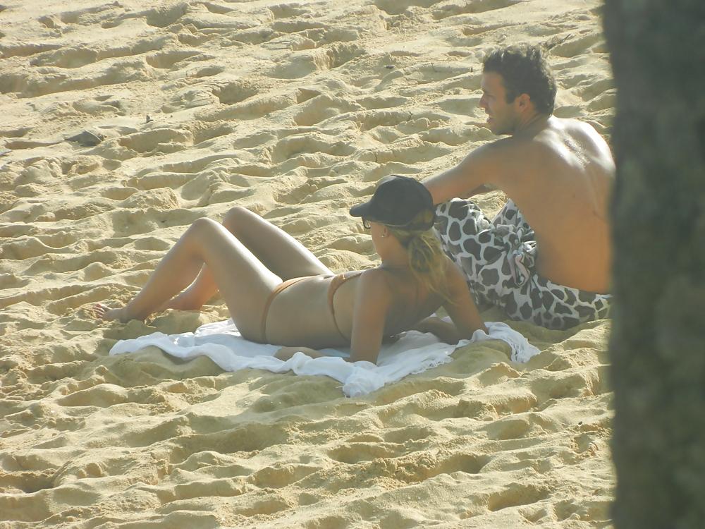 25P Beach Voyeur 002