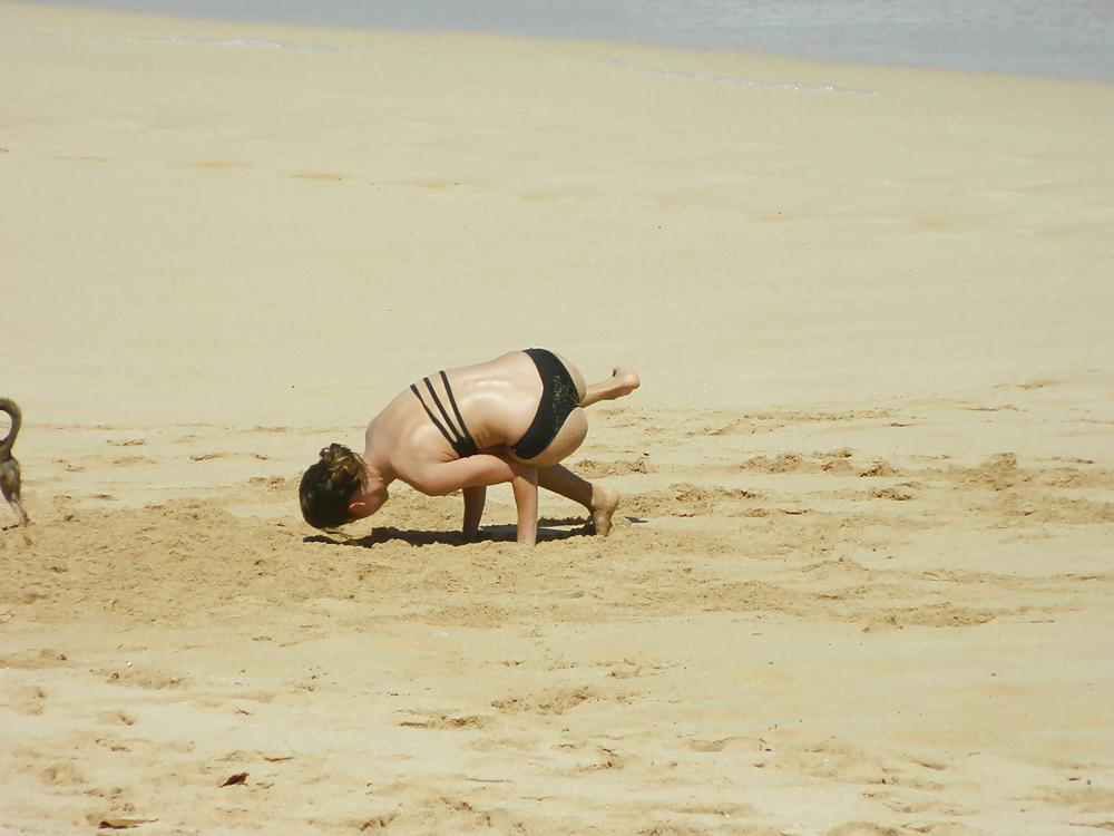 25P Beach Voyeur 002