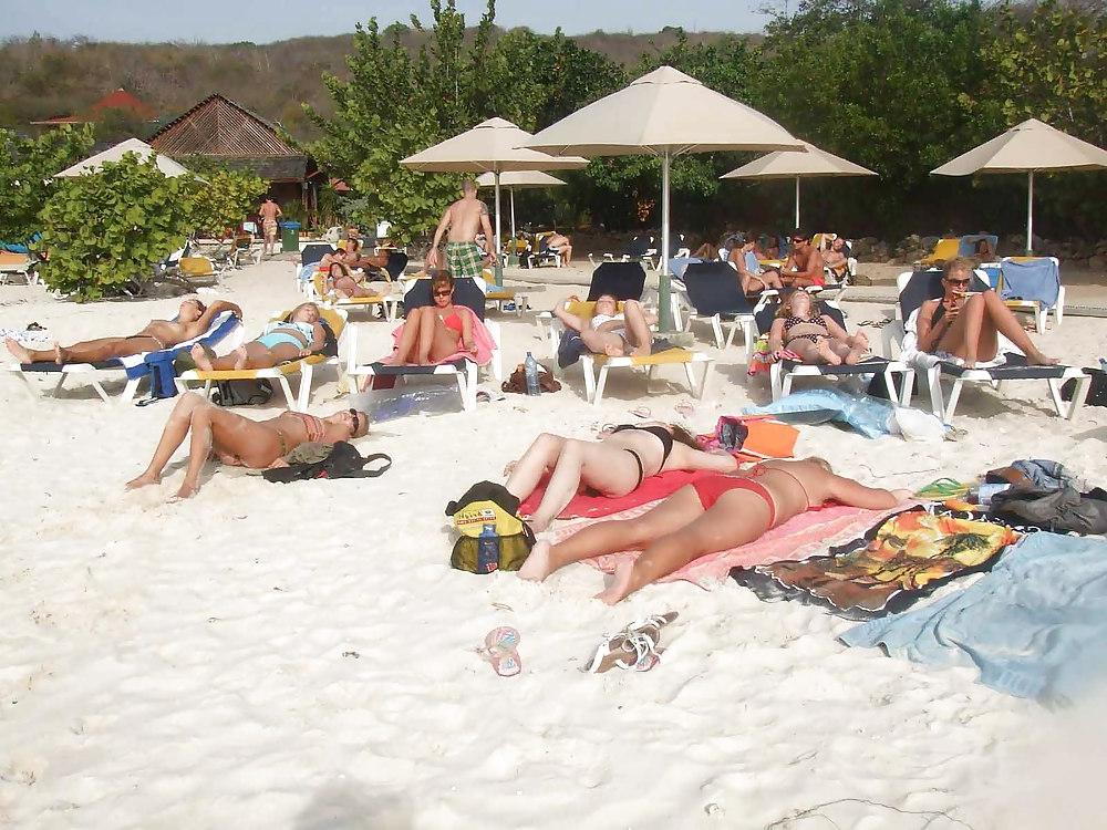 25P The beach 49