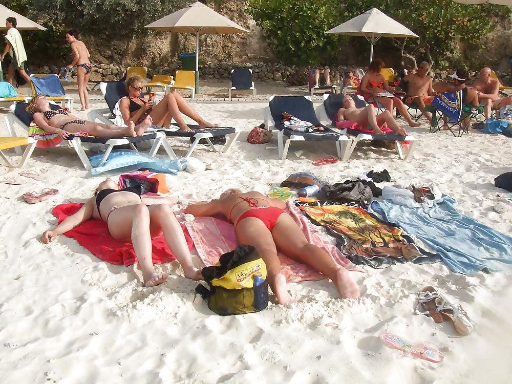 25P The beach 49