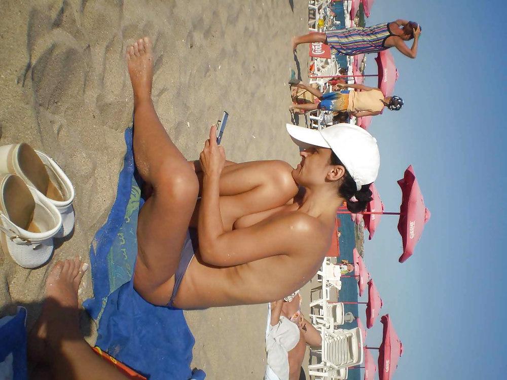 25P The beach 49