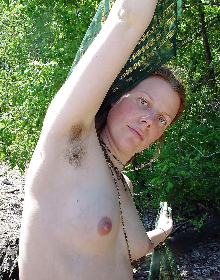 25P Girls with hairy, unshaven armpits T