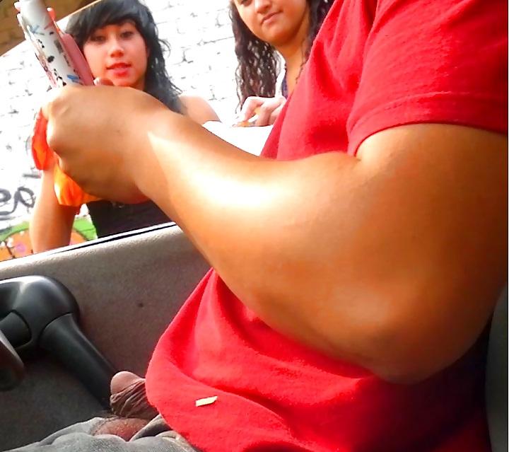 14P Flashing exhibicionismo, mostrando el pene en la calle 14