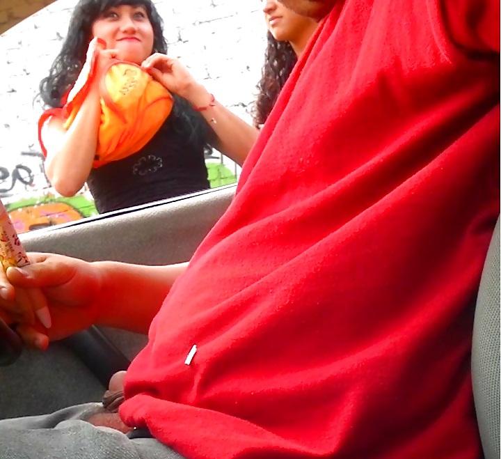 14P Flashing exhibicionismo, mostrando el pene en la calle 14
