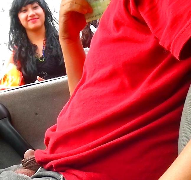 14P Flashing exhibicionismo, mostrando el pene en la calle 14