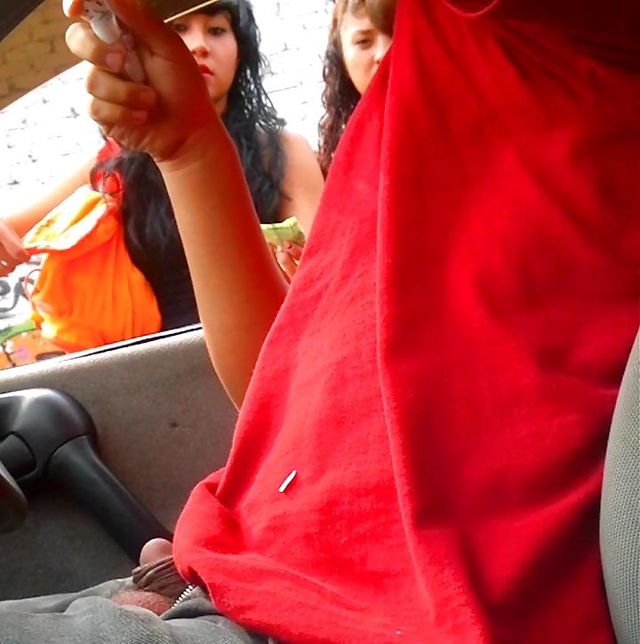 14P Flashing exhibicionismo, mostrando el pene en la calle 14