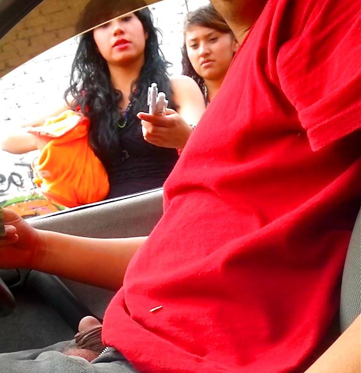 14P Flashing exhibicionismo, mostrando el pene en la calle 14