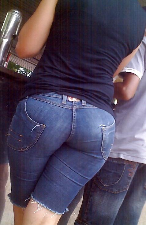 25P Girls in tight pants 9