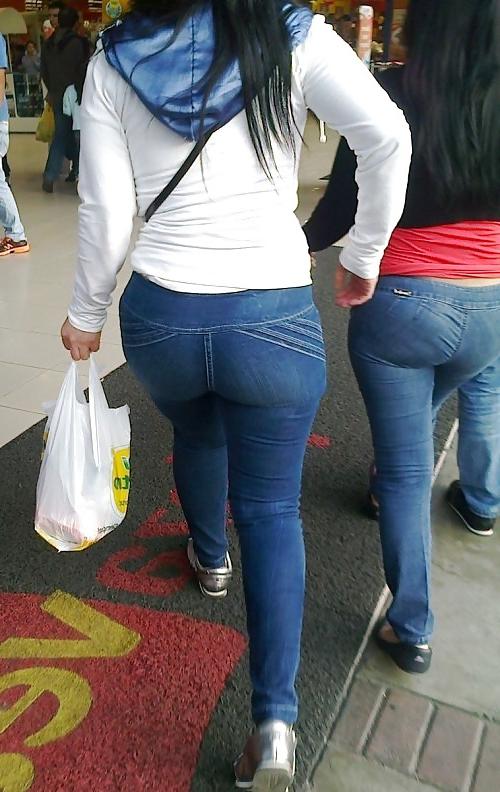 25P Girls in tight pants 9