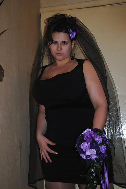 14P Busty Russian Woman 1506