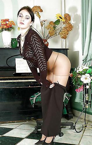 17P Happylickers - mature-collection 452 (nylons and piano)