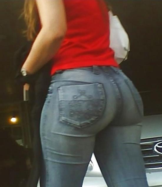 25P Girls in tight pants 7
