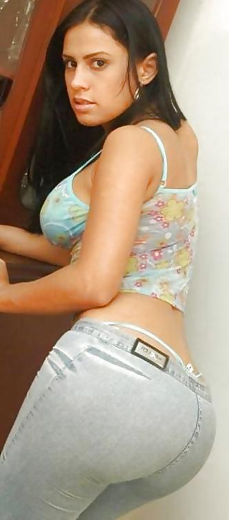 25P Girls in tight pants 7