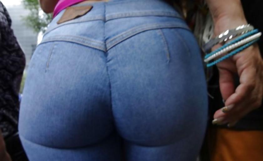 25P Girls in tight pants 2
