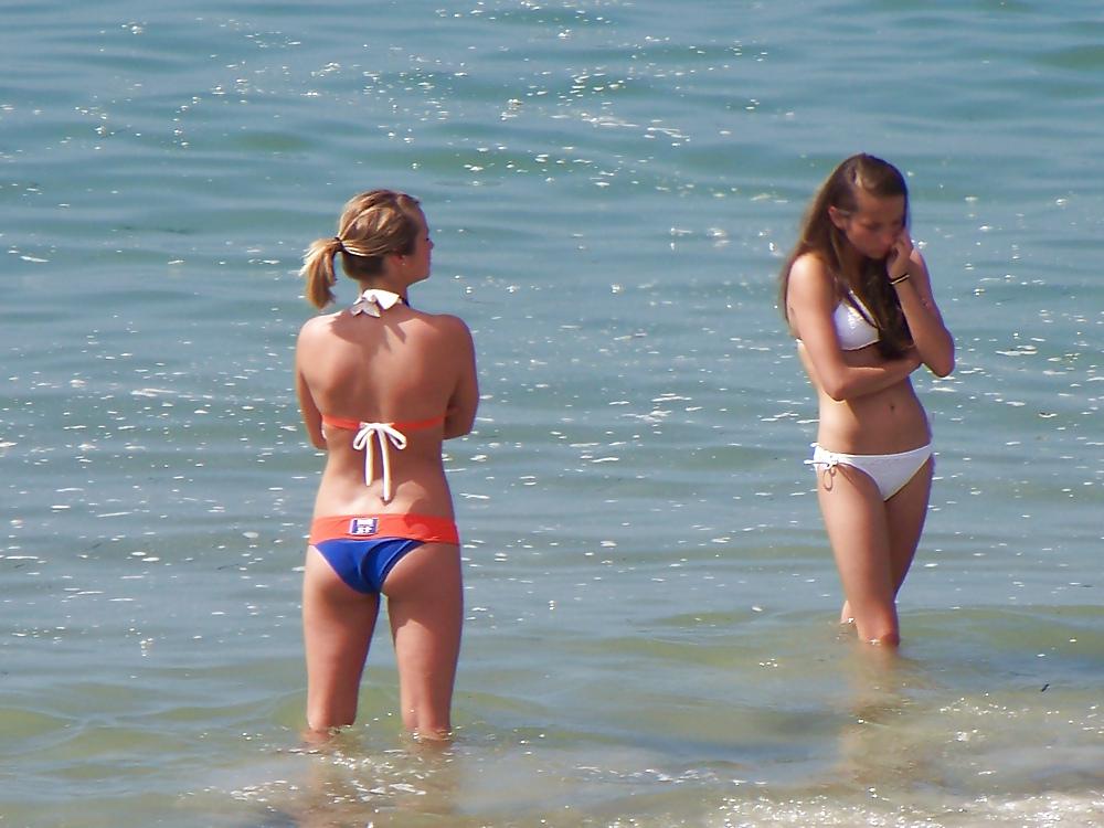 25P Teens on the beach
