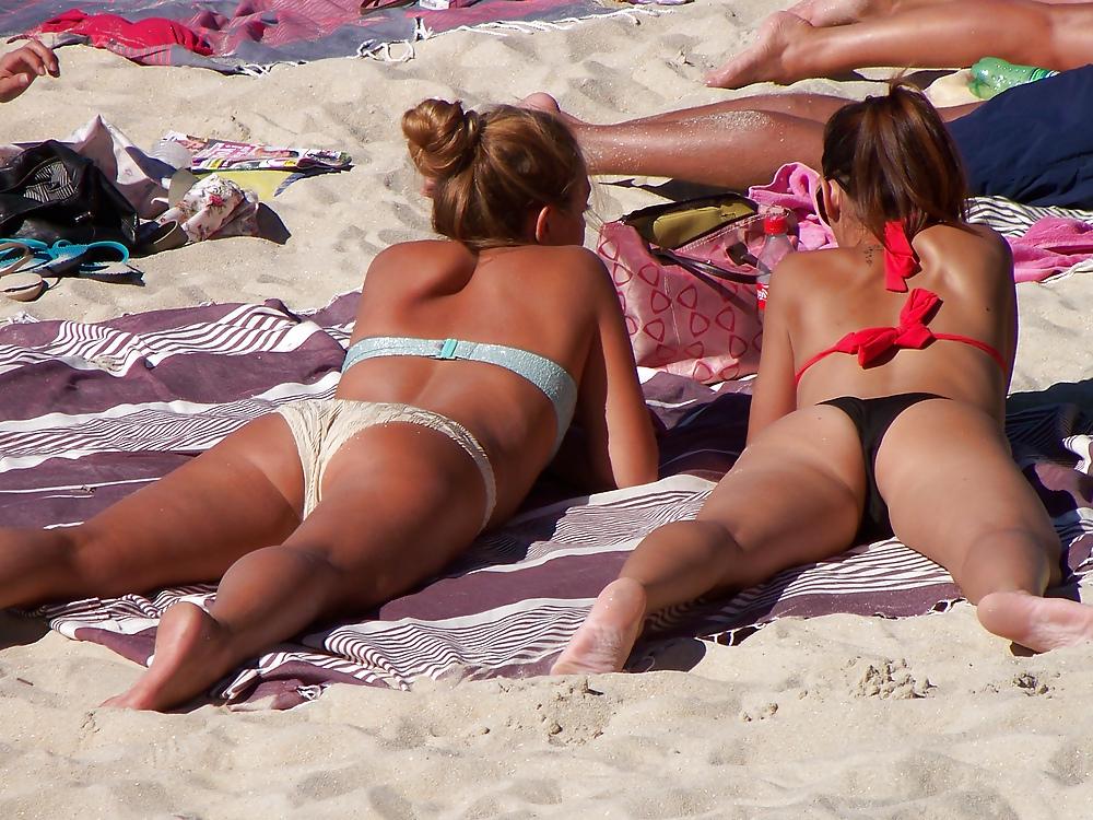 25P Teens on the beach
