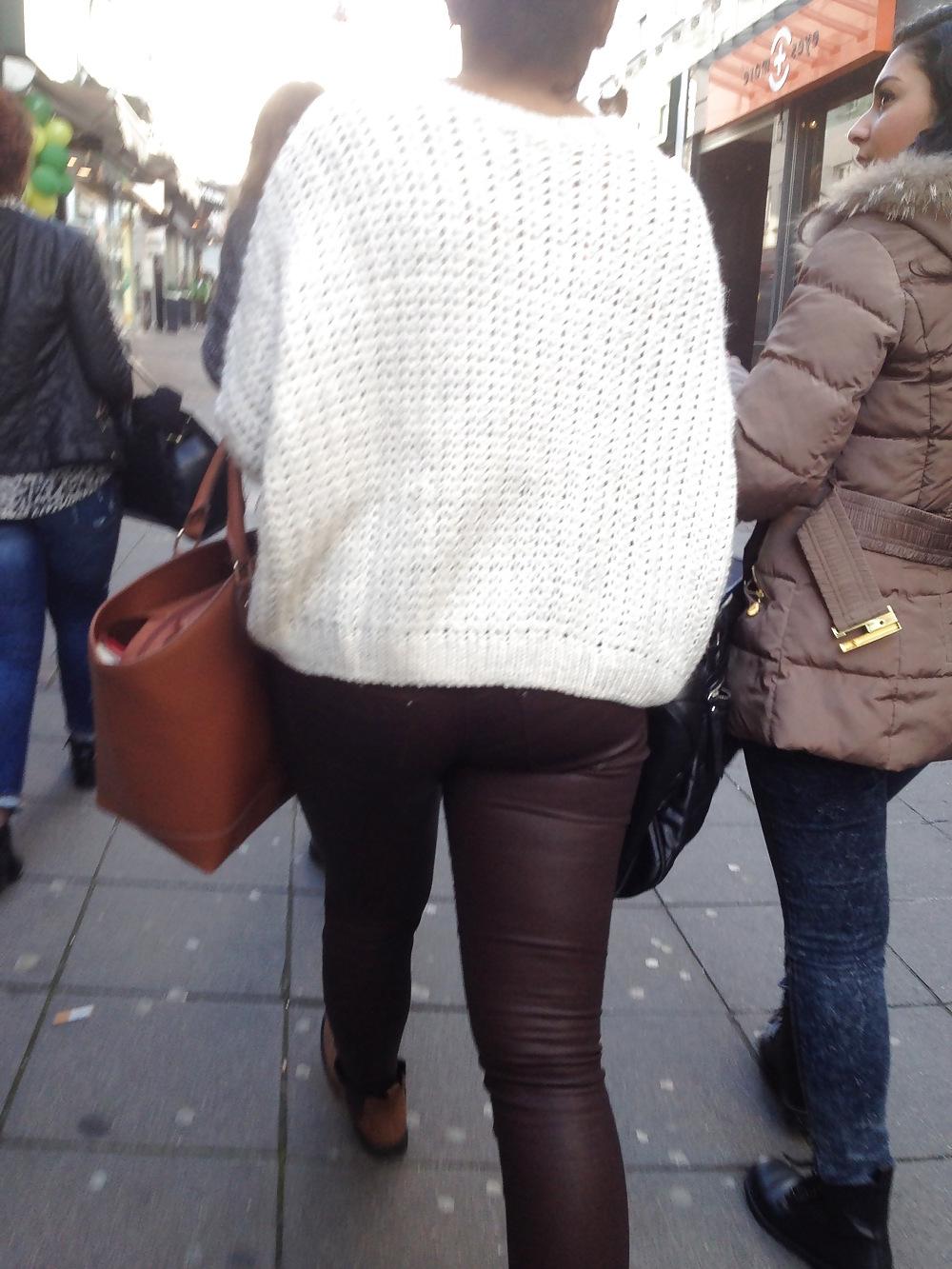 12P Candid Ass in leather Pants - Voyeur