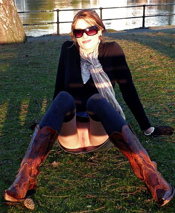 15P Upskirt No Pants 15