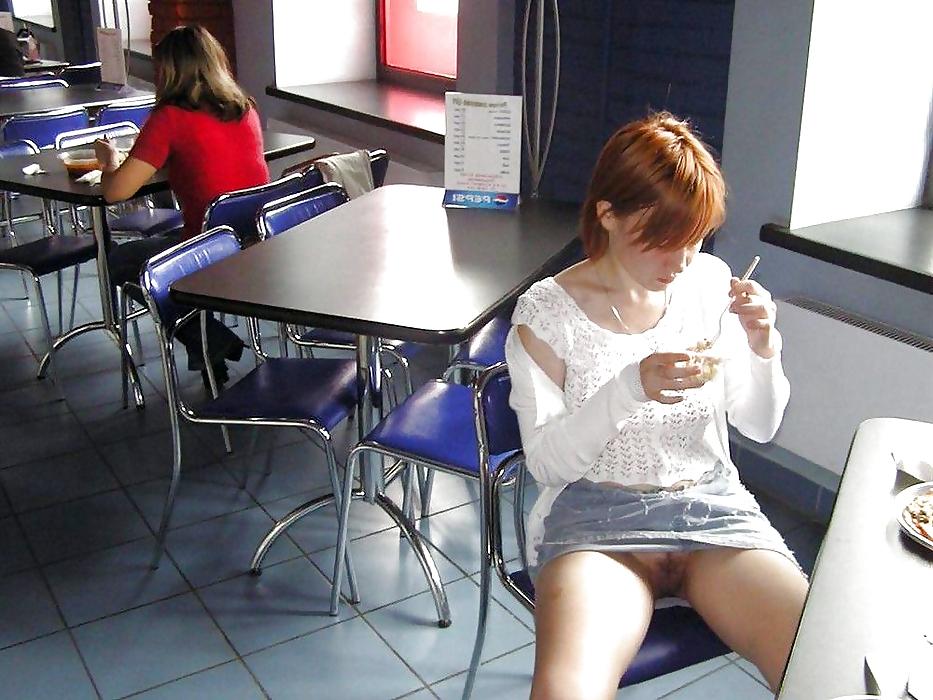 15P Upskirt No Pants 15