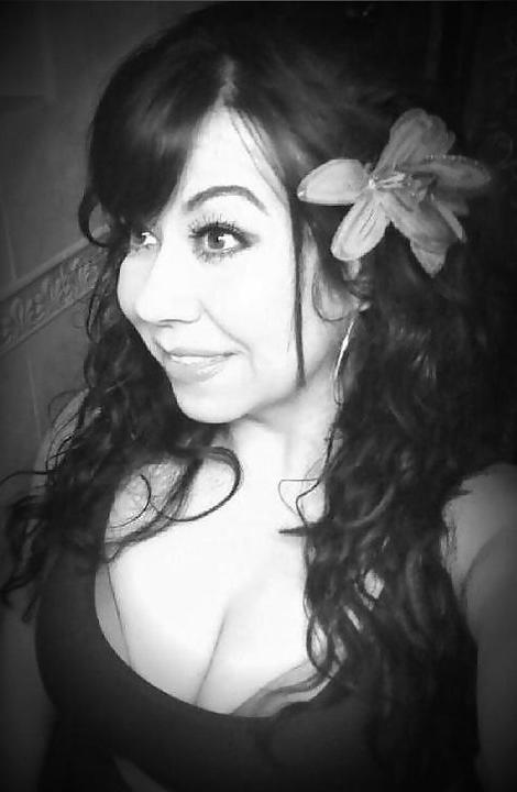 25P Thick latina milf with huge tits