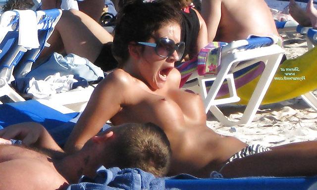 25P Beach voyeur