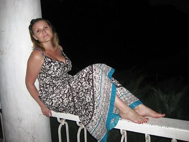 15P Busty Russian Woman 1436