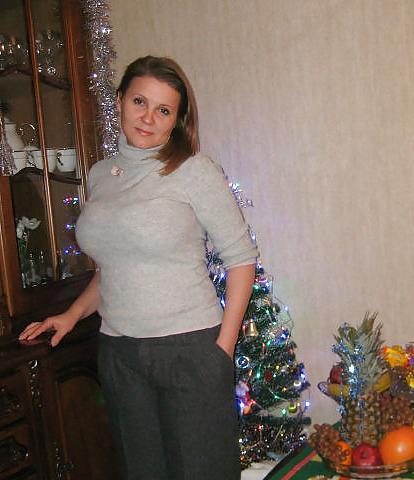 15P Busty Russian Woman 1436