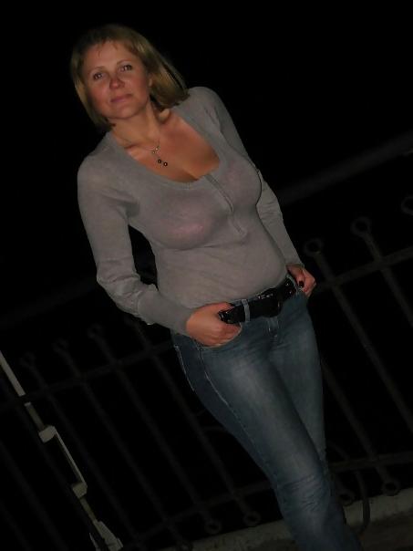 15P Busty Russian Woman 1436