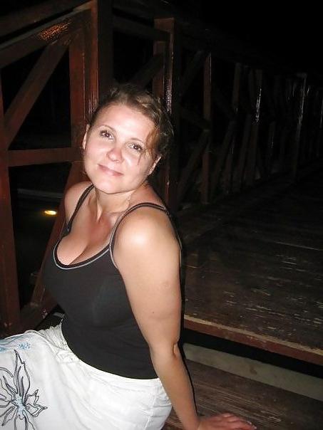 15P Busty Russian Woman 1436