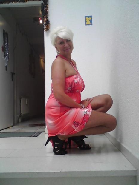 24P Very sexy German milf