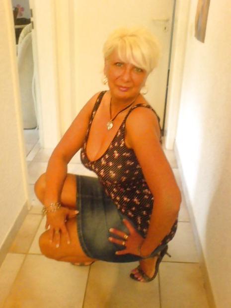 24P Very sexy German milf