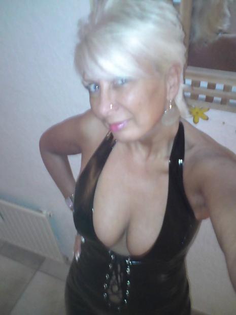 24P Very sexy German milf