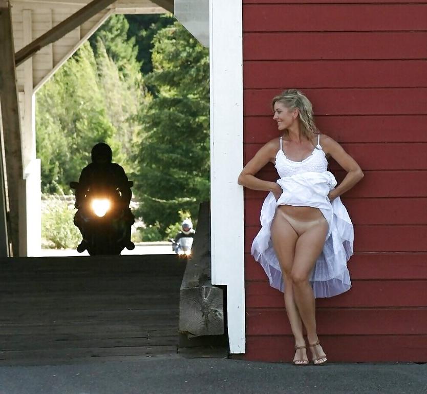 25P MILF Flashing - 39