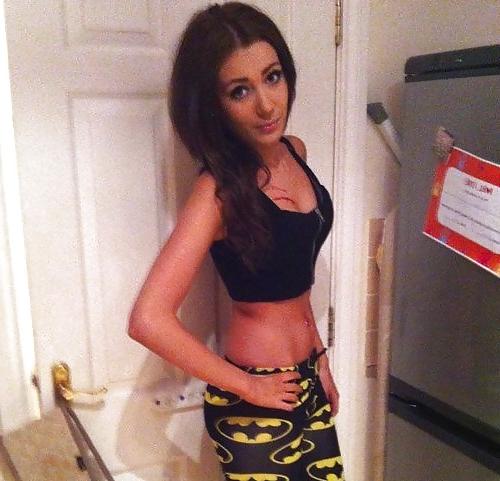 25P Young & Cute - Yoga Pants Edition