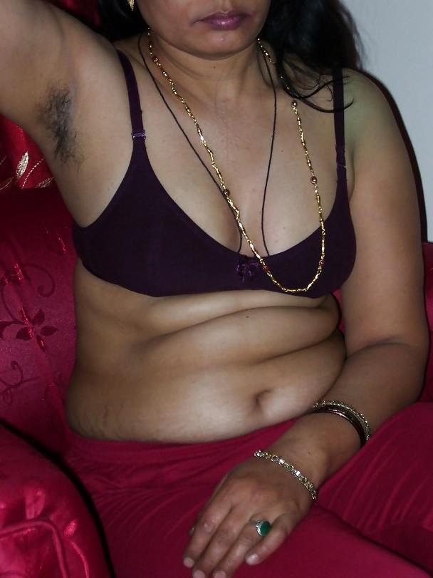 25P Indian Wife Exposing