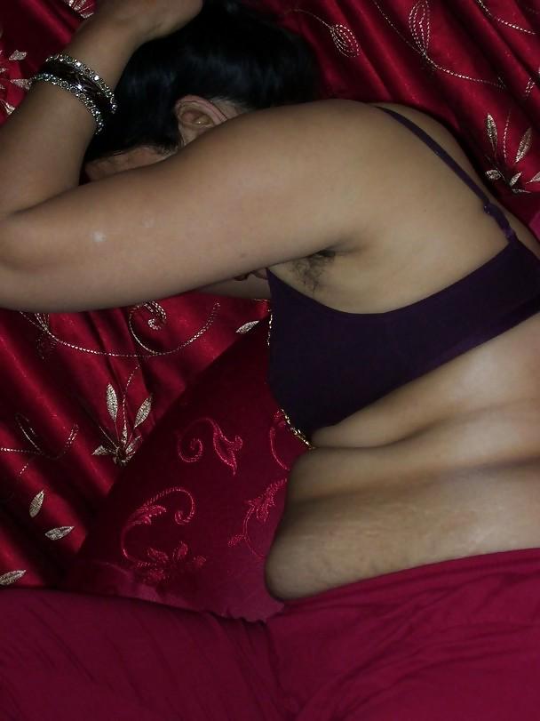 25P Indian Wife Exposing