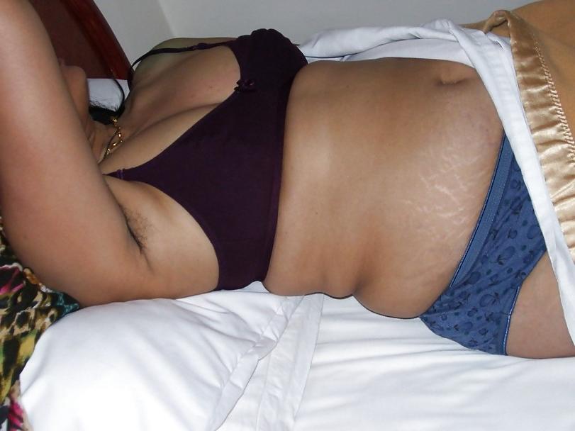25P Indian Wife Exposing
