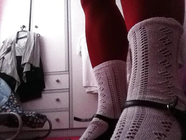 7P Red tights and school socks