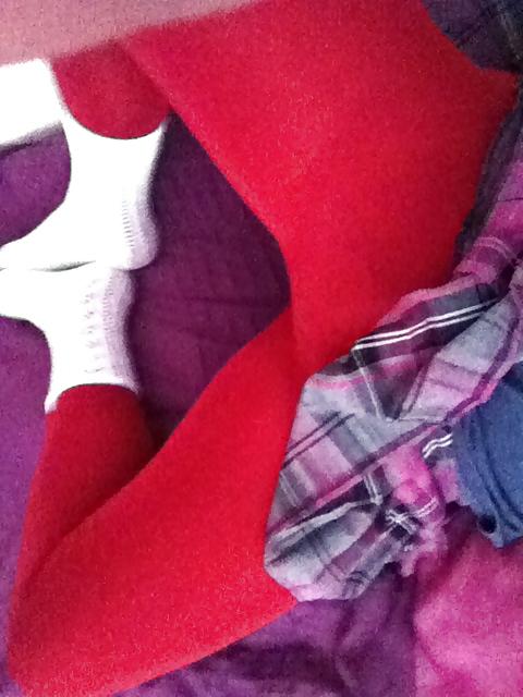 7P Red tights and school socks