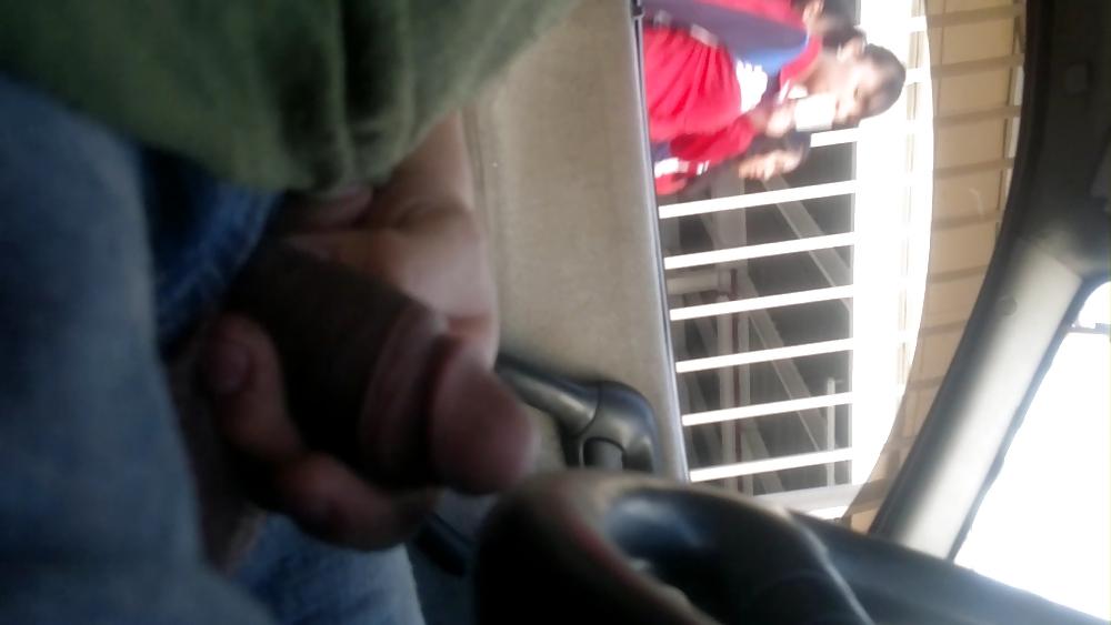 25P Flashing, exhibicionismo, mostrando el pene en la calle