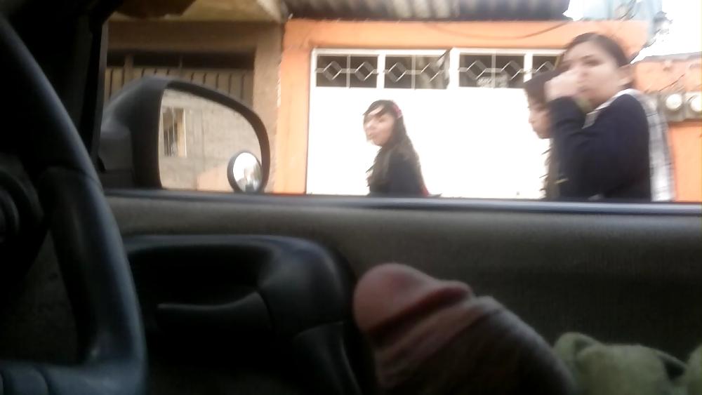 25P Flashing, exhibicionismo, mostrando el pene en la calle