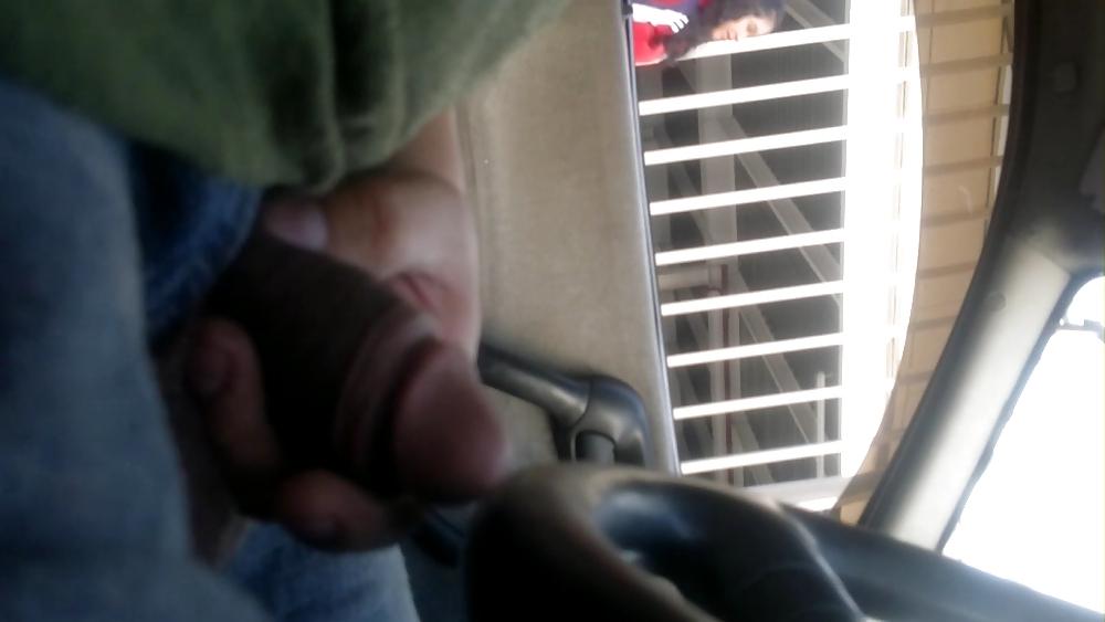 25P Flashing, exhibicionismo, mostrando el pene en la calle