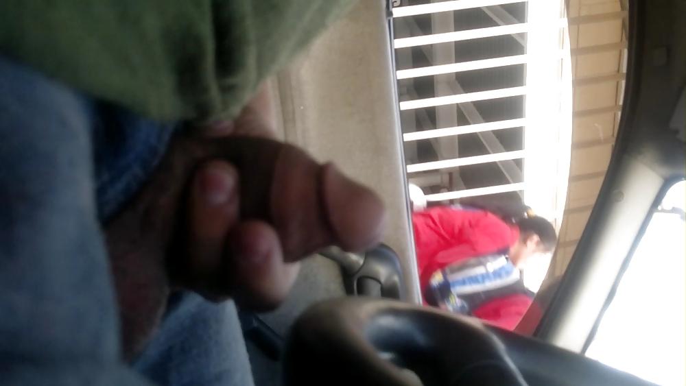 25P Flashing, exhibicionismo, mostrando el pene en la calle