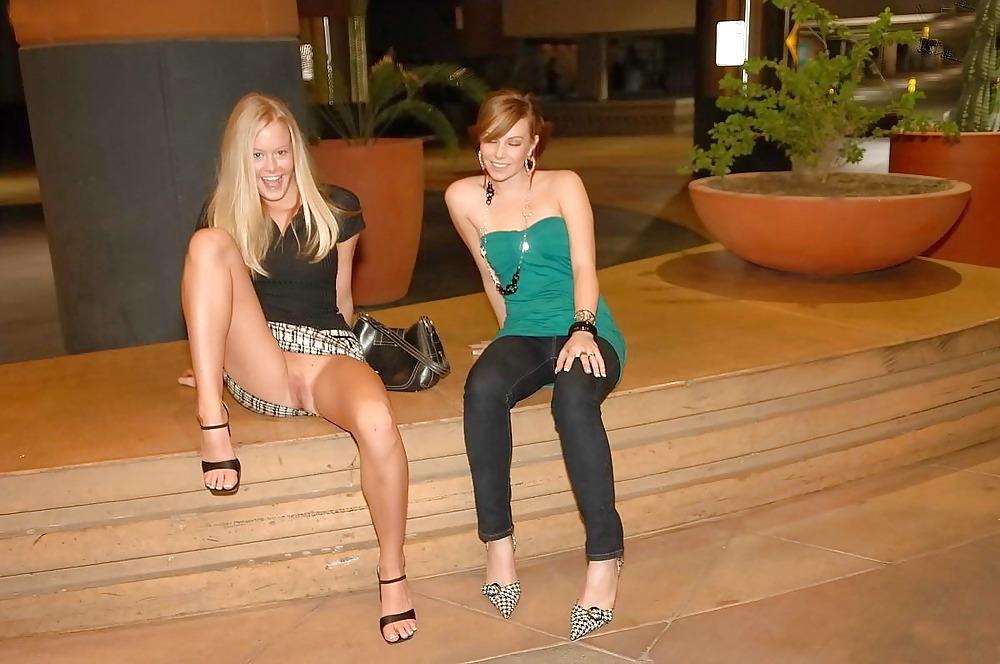 20P Just Flashing Pussy 17 !