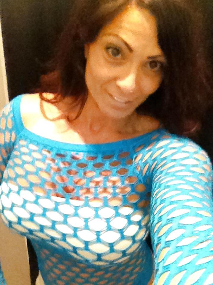 25P MIX OF REAL MATURE LADIES, MILFS & OLDER SLUTS
