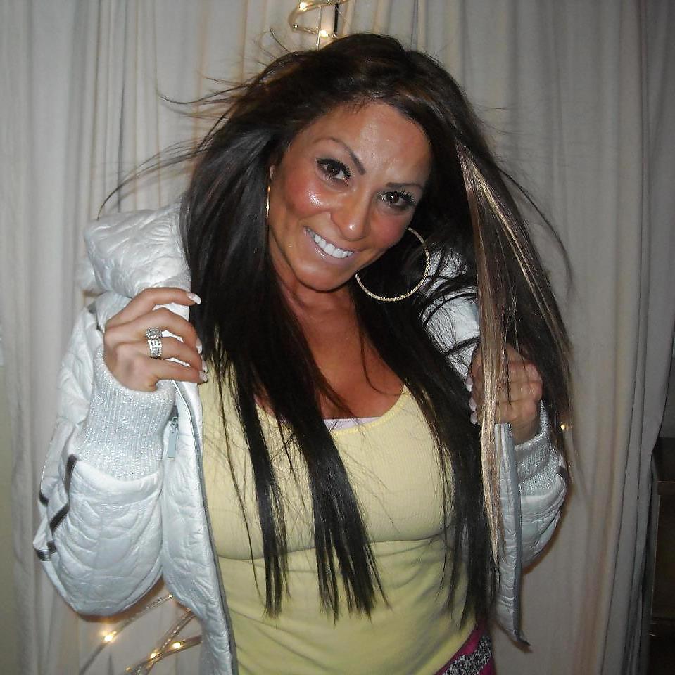 25P MIX OF REAL MATURE LADIES, MILFS & OLDER SLUTS