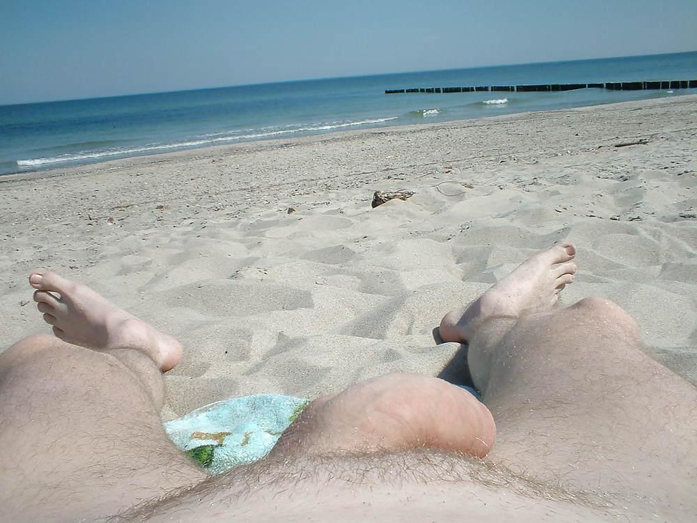 12P Nude dick on the beach