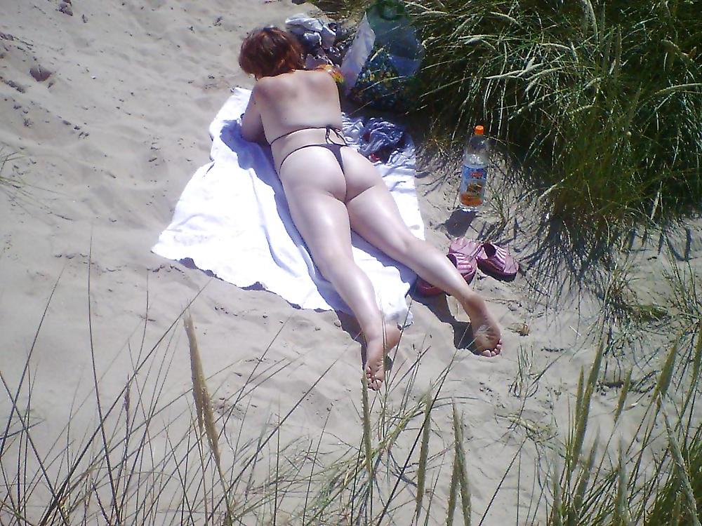 25P Exhib in the beach